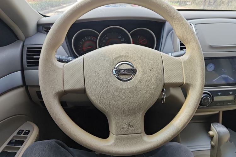 Used Nissan Sylphy 2012 Classic 1.6XE Automatic Comfort Edition Steering Wheel
