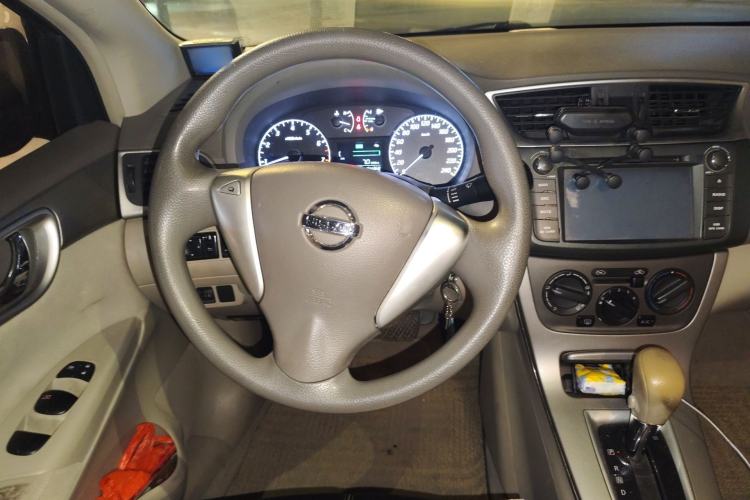 Used Nissan Sylphy 2012 1.6XE CVT Comfort Edition Steering Wheel