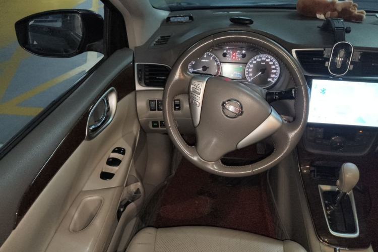 Used Nissan Sylphy 2012 1.8XL CVT Luxury Edition Steering Wheel