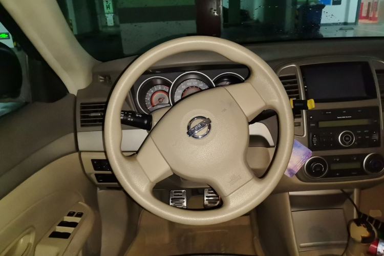 Used Nissan Sylphy 2012 Classic 1.6XE Manual Comfort Edition Steering Wheel