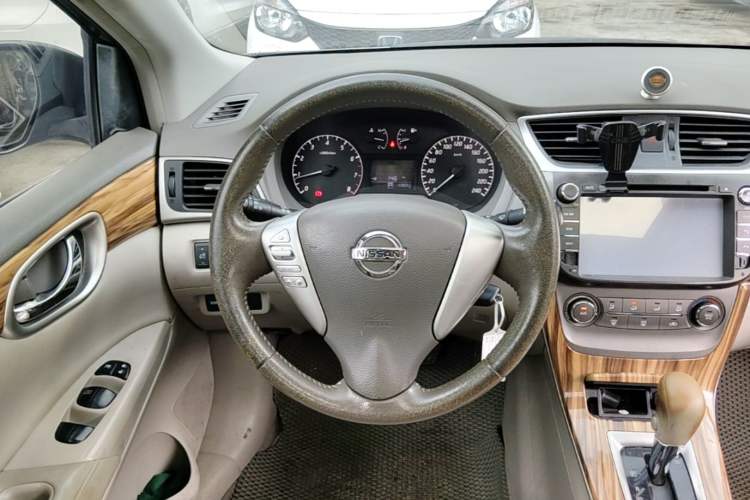 Used Nissan Sylphy 2012 1.6 XL CVT Luxury Edition Steering Wheel