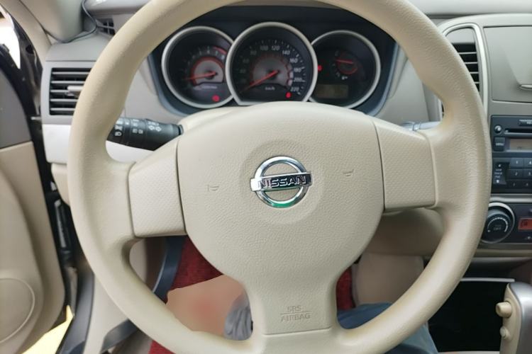 Used Nissan Sylphy 2012 Classic 1.6XE Automatic Comfort Edition Steering Wheel