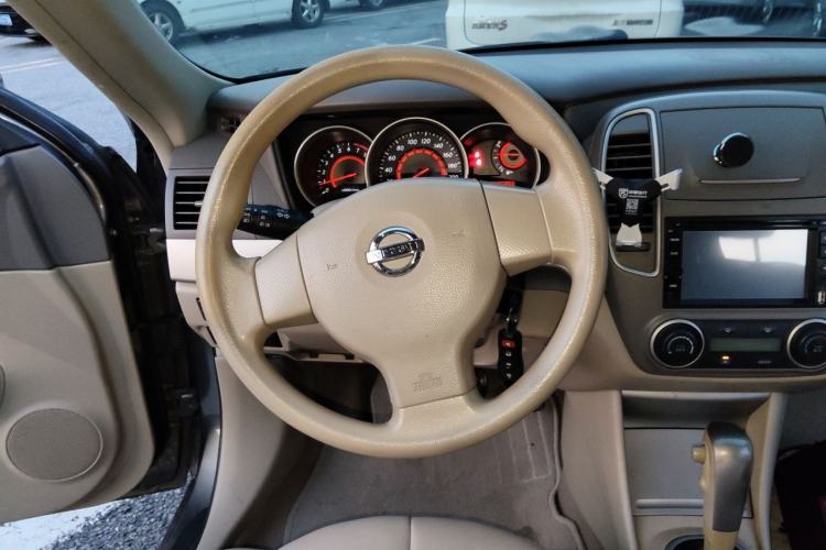 Used Nissan Sylphy 2012 Classic 1.6XE Automatic Comfort Edition Steering Wheel
