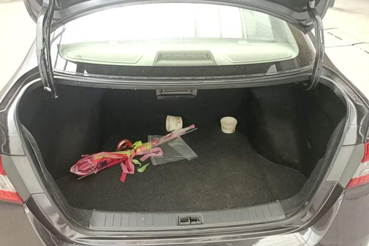 Used Nissan Sylphy 2012 1.6 XL CVT Luxury Edition Trunk