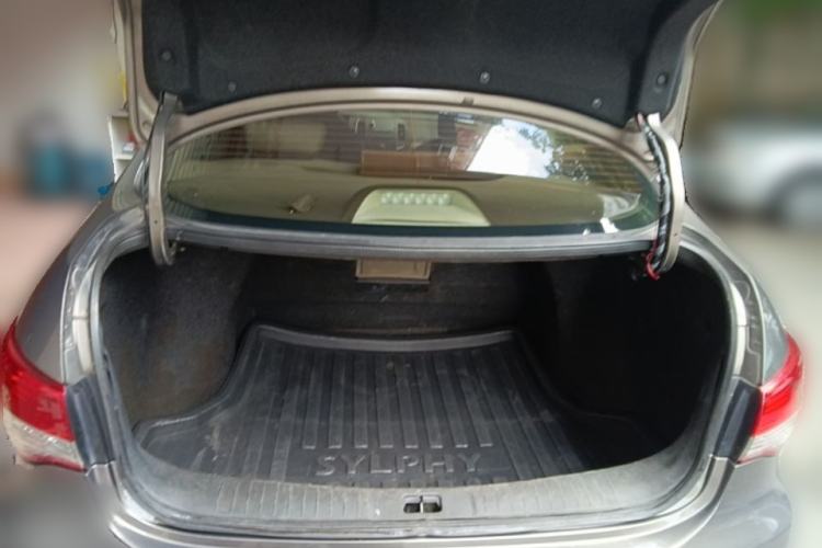 Used Nissan Sylphy 2012 Classic 1.6XE Manual Comfort Edition Trunk