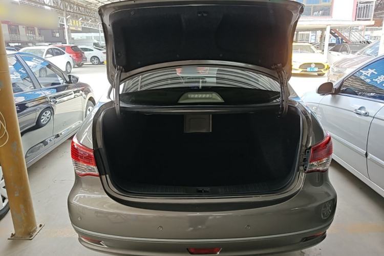 Used Nissan Sylphy 2012 Classic 1.6XE Automatic Comfort Edition Trunk