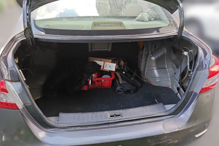 Used Nissan Sylphy 2012 1.6 XL CVT Luxury Edition Trunk