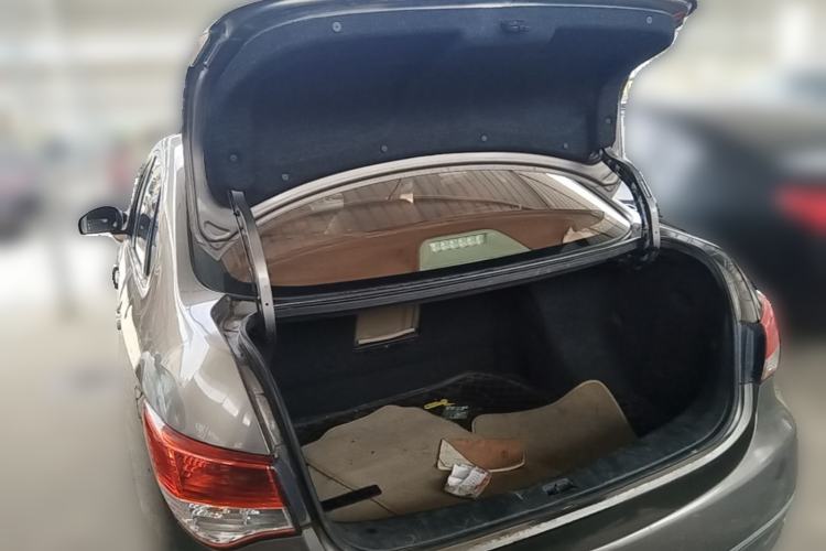 Used Nissan Sylphy 2012 Classic 1.6XE Manual Comfort Edition Trunk