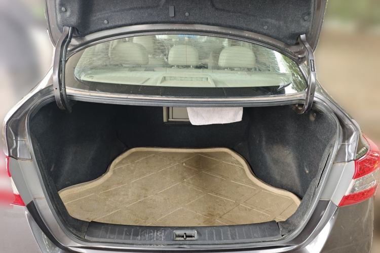 Used Nissan Sylphy 2012 1.6 XL CVT Luxury Edition Trunk