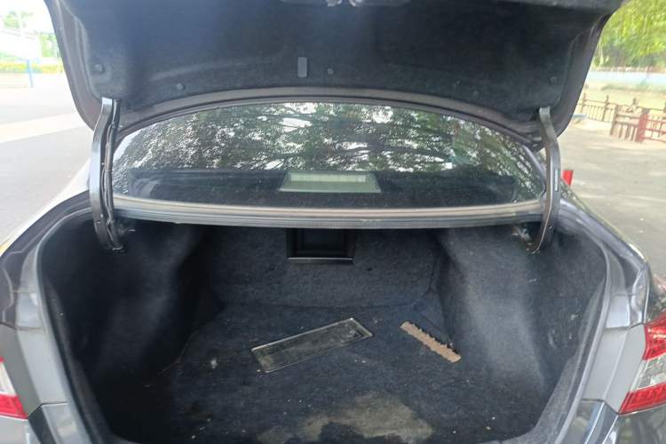Used Nissan Sylphy 2012 1.6 XL CVT Luxury Edition Trunk