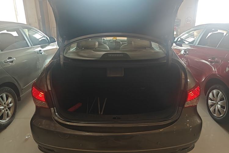 Used Nissan Sylphy 2012 Classic 1.6XE Automatic Comfort Edition Trunk