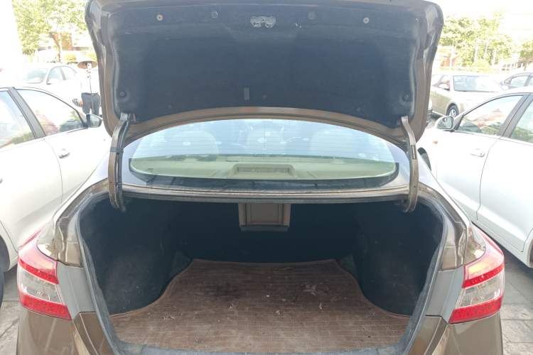 Used Nissan Sylphy 2012 1.6 XL CVT Luxury Edition Trunk