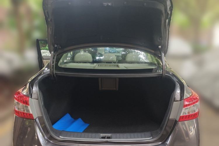 Used Nissan Sylphy 2012 1.6 XL CVT Luxury Edition Trunk