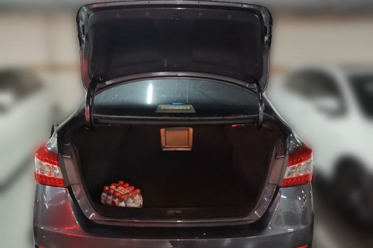Used Nissan Sylphy 2012 1.6 XL CVT Luxury Edition Trunk