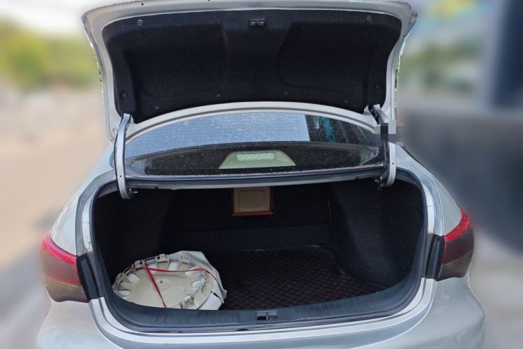 Used Nissan Sylphy 2012 Classic 1.6XE Automatic Comfort Edition Trunk