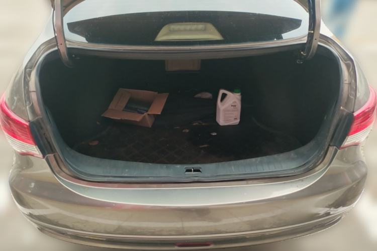 Used Nissan Sylphy 2012 Classic 1.6XE Automatic Comfort Edition Trunk