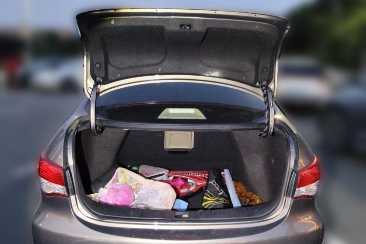Used Nissan Sylphy 2012 Classic 1.6XE Automatic Comfort Edition Trunk
