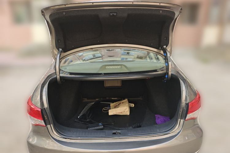 Used Nissan Sylphy 2012 Classic 1.6XE Manual Comfort Edition Trunk