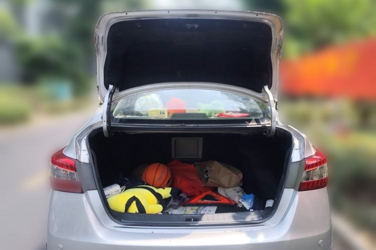 Used Nissan Sylphy 2012 1.6 XL Manual Luxury Edition Trunk
