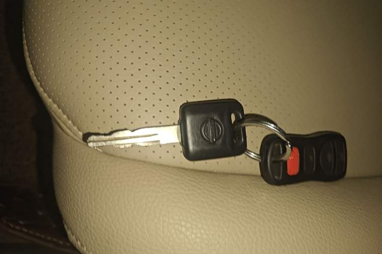 Used Nissan Sylphy 2012 Classic 1.6XE Automatic Comfort Edition Vehicle Key