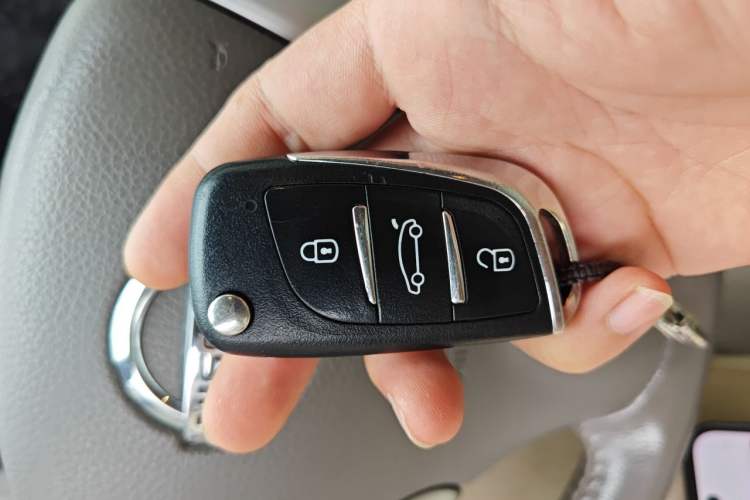 Used Nissan Sylphy 2012 1.6 XL CVT Luxury Edition Vehicle Key