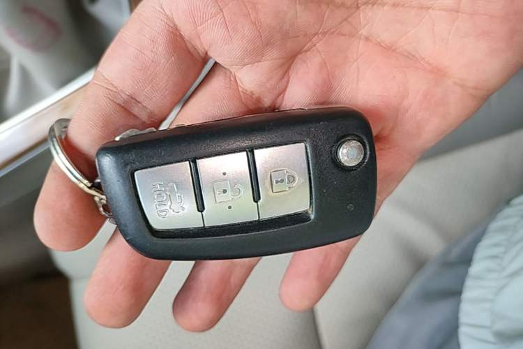Used Nissan Sylphy 2012 1.6 XL Manual Luxury Edition Vehicle Key