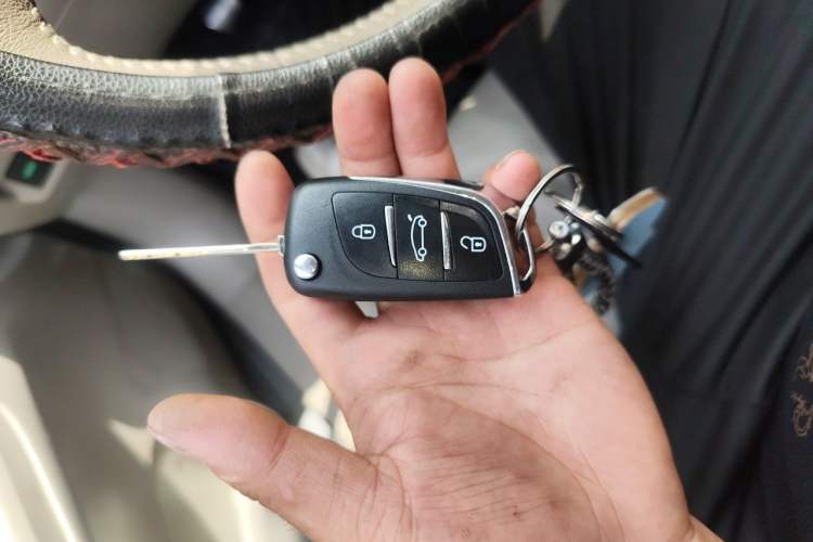 Used Nissan Sylphy 2012 1.6 XL Manual Luxury Edition Vehicle Key