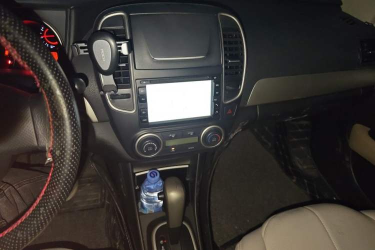 Used Nissan Sylphy 2012 Classic 1.6XE Automatic Comfort Edition Audio And AC Panel