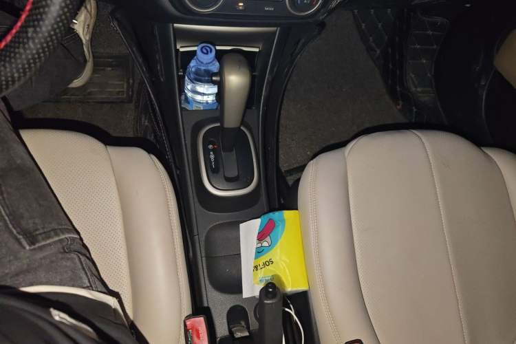 Used Nissan Sylphy 2012 Classic 1.6XE Automatic Comfort Edition Gear Lever
