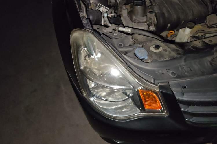 Used Nissan Sylphy 2012 Classic 1.6XE Automatic Comfort Edition Right Front Headlight