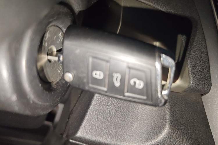 Used Nissan Sylphy 2012 Classic 1.6XE Automatic Comfort Edition Vehicle Key