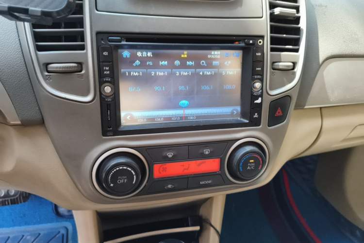 Used Nissan Sylphy 2012 Classic 1.6XE Automatic Comfort Edition Audio And AC Panel