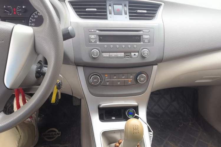 Used Nissan Sylphy 2012 1.6XE Manual Comfort Edition Audio And AC Panel