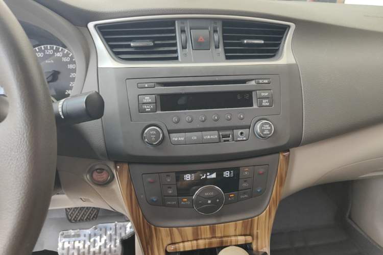 Used Nissan Sylphy 2012 1.6 XL CVT Luxury Edition Audio And AC Panel