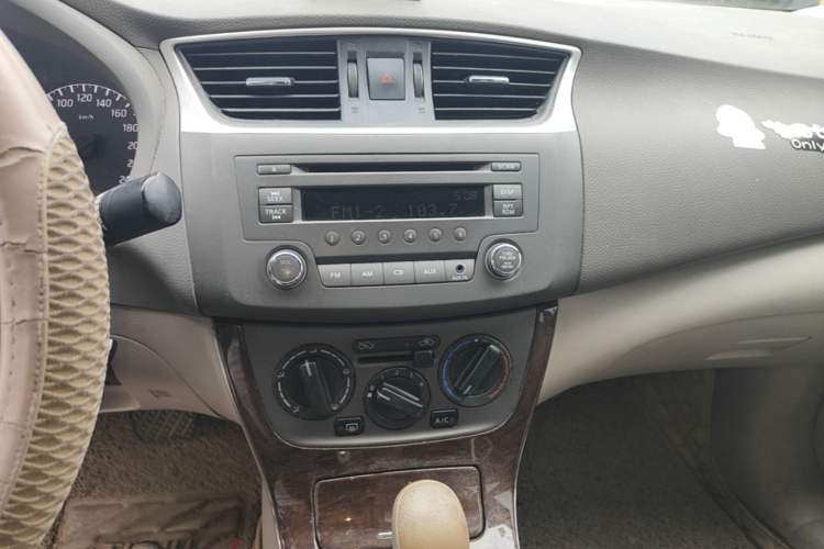 Used Nissan Sylphy 2012 1.6 XL CVT Luxury Edition Audio And AC Panel