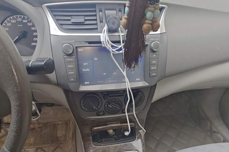 Used Nissan Sylphy 2012 1.6 XL Manual Luxury Edition Audio And AC Panel