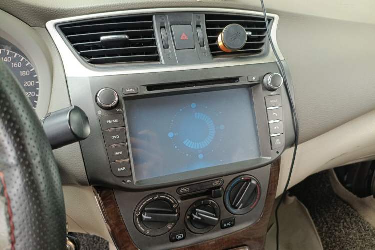 Used Nissan Sylphy 2012 1.6 XL CVT Luxury Edition Audio And AC Panel