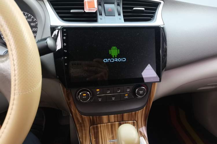 Used Nissan Sylphy 2012 Classic 1.6 XL Automatic Luxury Edition Audio And AC Panel