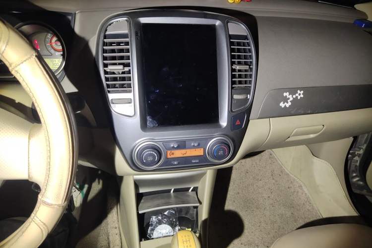 Used Nissan Sylphy 2012 Classic 1.6XE Manual Comfort Edition Audio And AC Panel