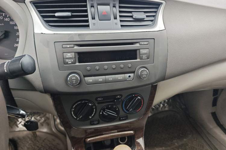 Used Nissan Sylphy 2012 1.6 XL CVT Luxury Edition Audio And AC Panel