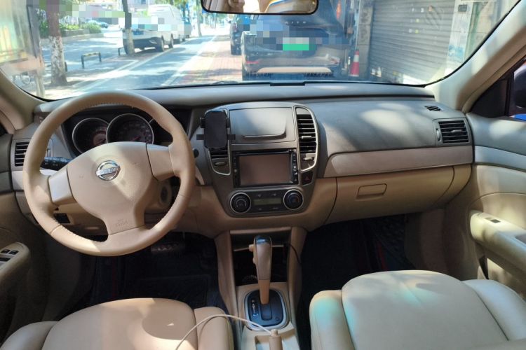 Used Nissan Sylphy 2012 Classic 1.6XE Automatic Comfort Edition Center Console