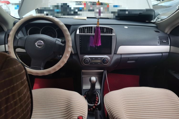 Used Nissan Sylphy 2012 Classic 1.6XE Manual Comfort Edition Center Console