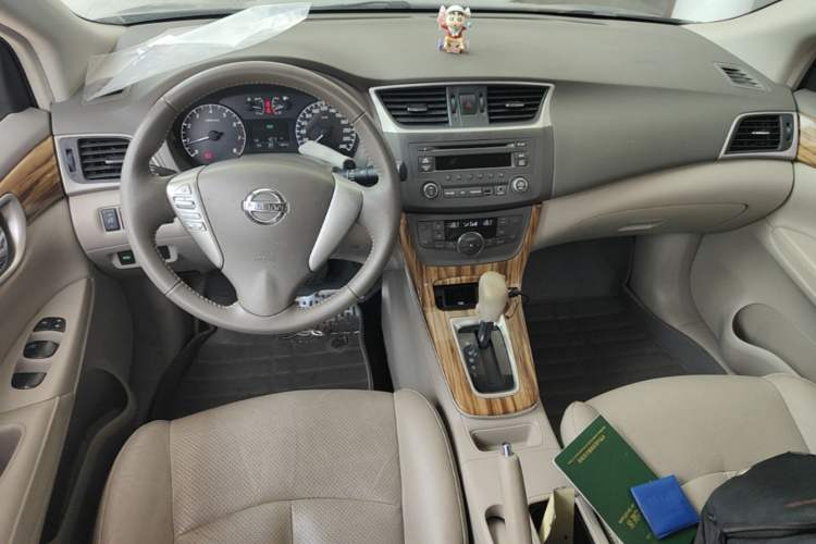 Used Nissan Sylphy 2012 1.6 XL CVT Luxury Edition Center Console