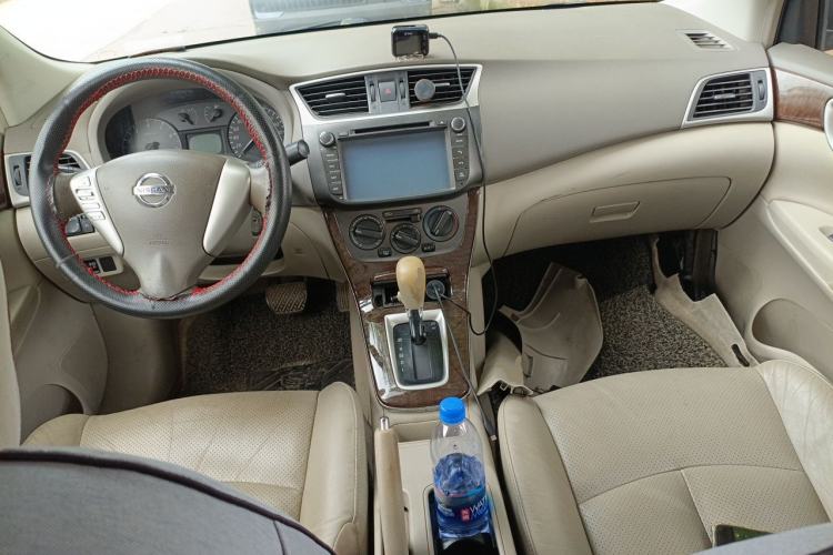 Used Nissan Sylphy 2012 1.6 XL CVT Luxury Edition Center Console