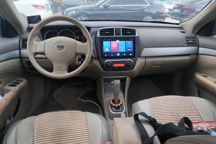 Used Nissan Sylphy 2012 Classic 1.6XE Automatic Comfort Edition Center Console