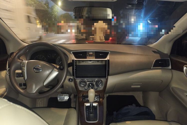 Used Nissan Sylphy 2012 1.6 XL CVT Luxury Edition Center Console