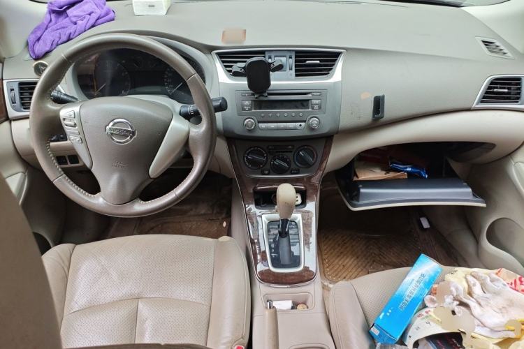 Used Nissan Sylphy 2012 1.6 XL CVT Luxury Edition Center Console