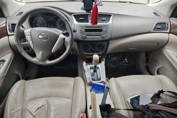 Used Nissan Sylphy 2012 1.6 XL CVT Luxury Edition Center Console