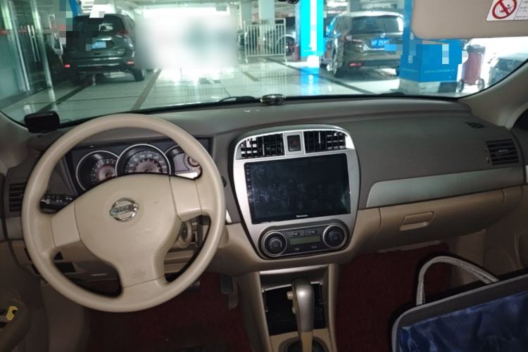 Used Nissan Sylphy 2012 Classic 1.6XE Automatic Comfort Edition Center Console