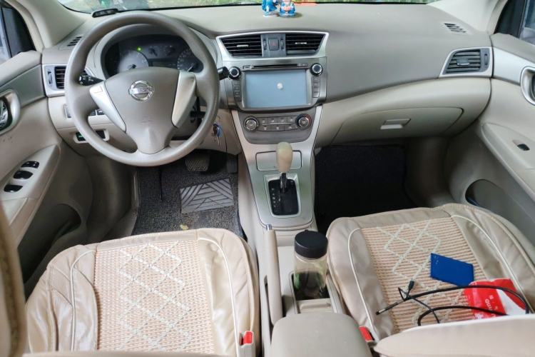 Used Nissan Sylphy 2012 1.6XE CVT Comfort Edition Center Console